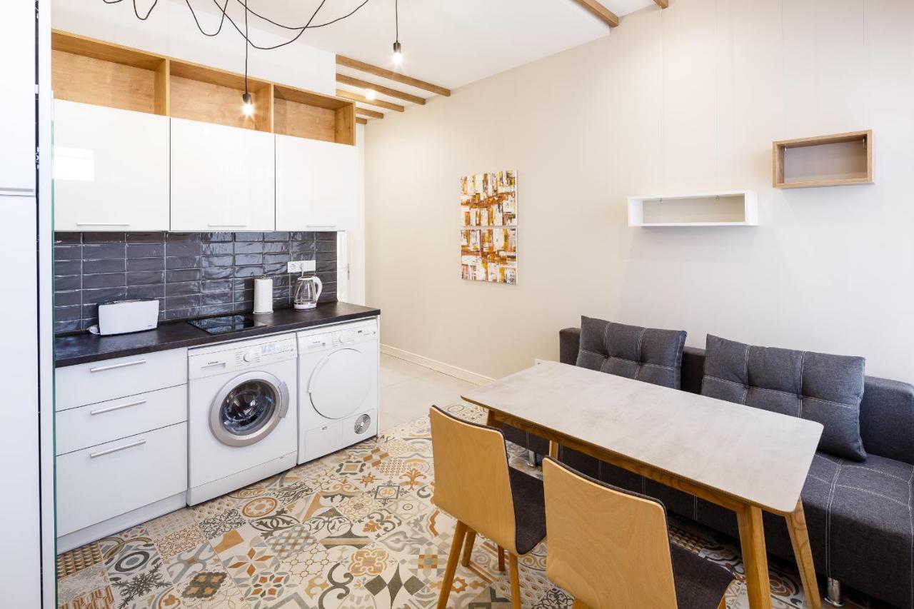 Palace View Apartments - 24 Kopernyka Str. Lviv Eksteriør bilde