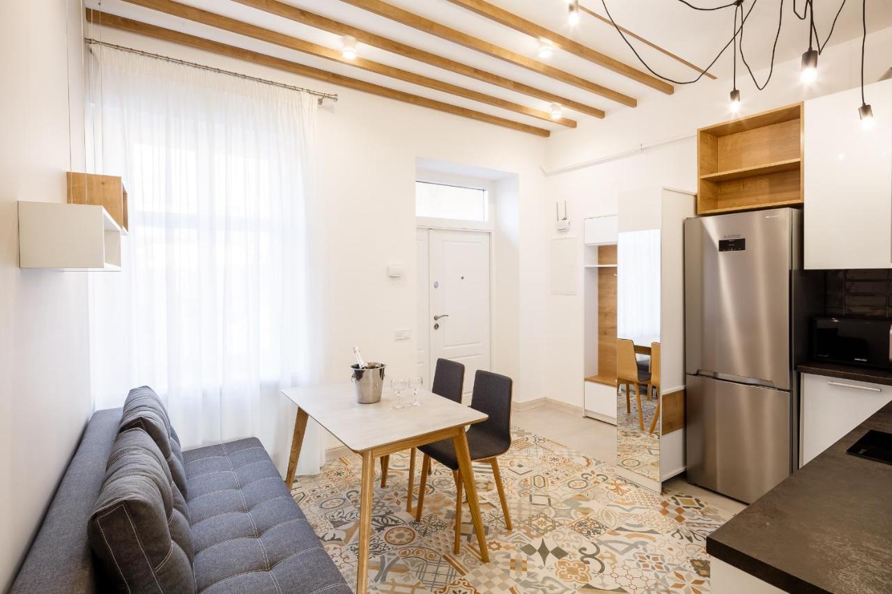 Palace View Apartments - 24 Kopernyka Str. Lviv Eksteriør bilde